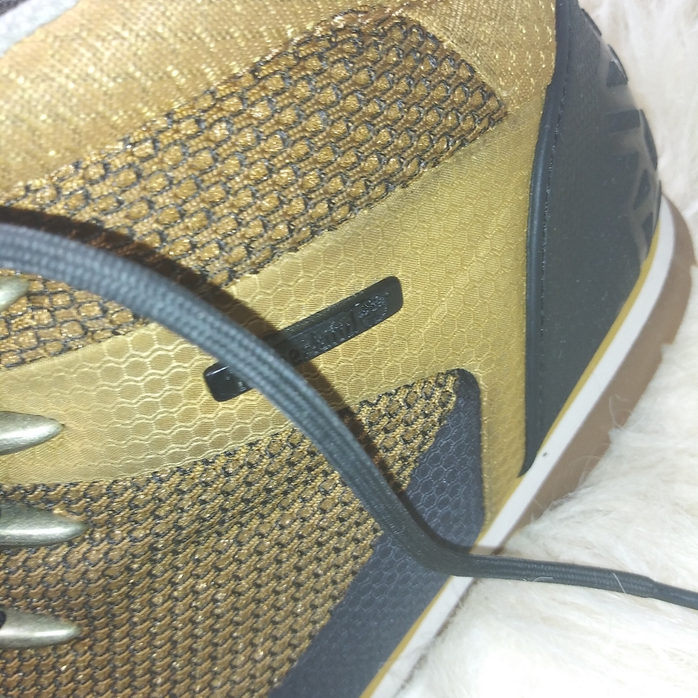 Shoes - Picture 4 of 10